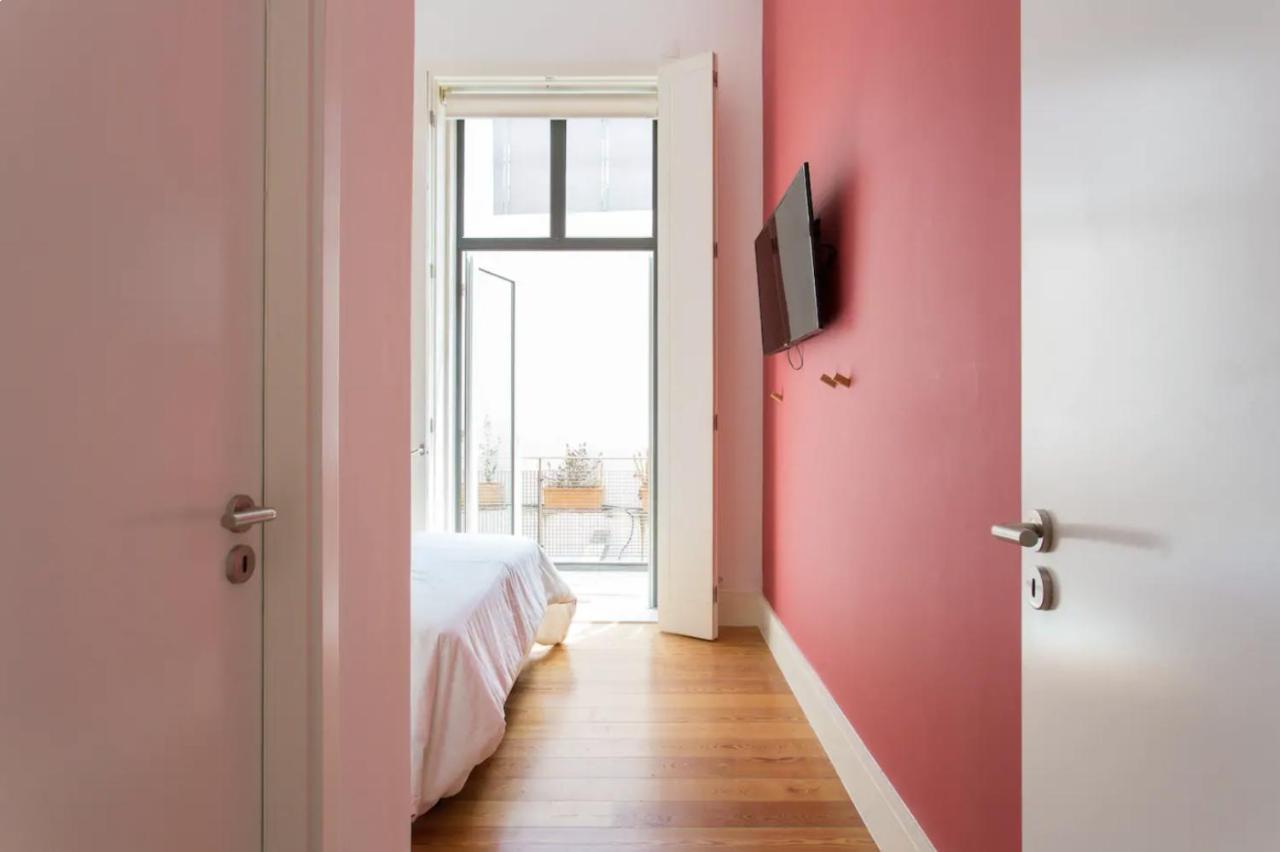 Beautiful 3-Story House In Chiado With A 40M² Private Terrace Apartman Lisboa Kültér fotó