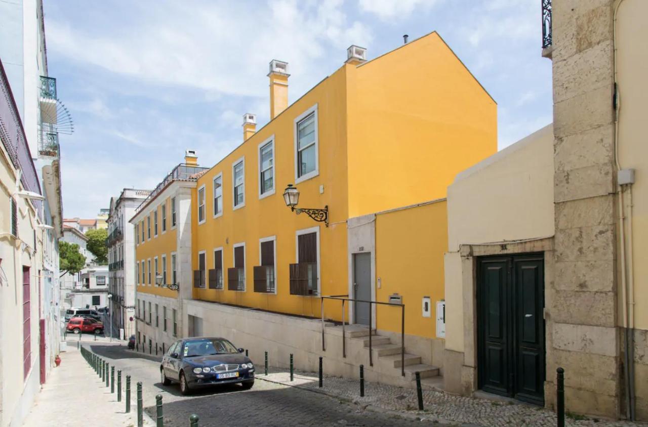 Beautiful 3-Story House In Chiado With A 40M² Private Terrace Apartman Lisboa Kültér fotó