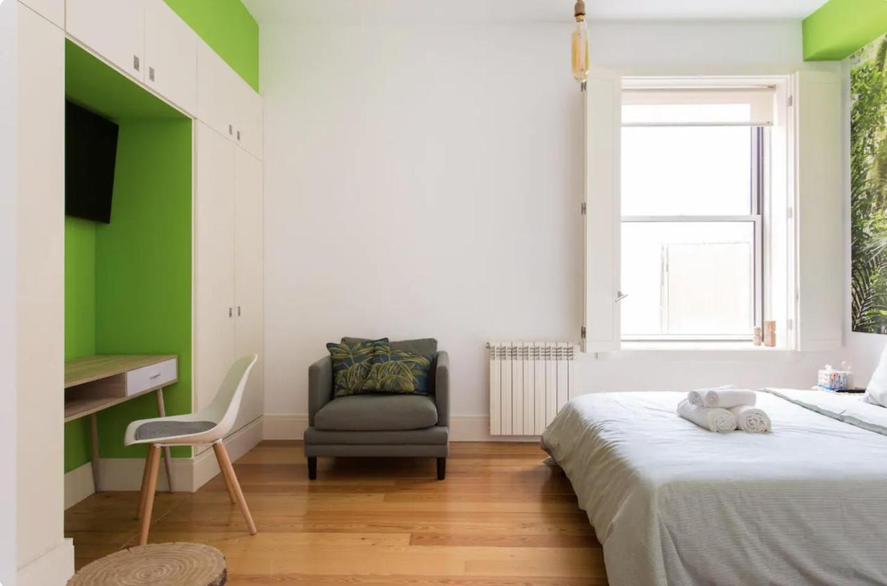 Beautiful 3-Story House In Chiado With A 40M² Private Terrace Apartman Lisboa Kültér fotó