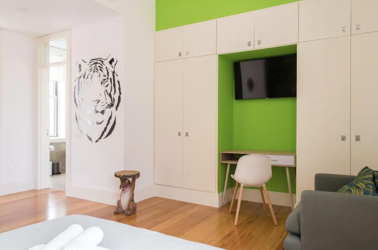Beautiful 3-Story House In Chiado With A 40M² Private Terrace Apartman Lisboa Kültér fotó
