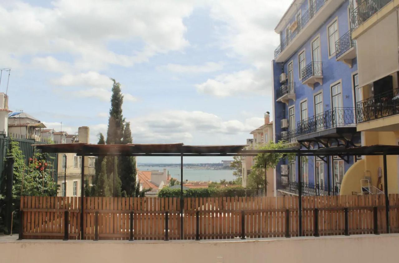 Beautiful 3-Story House In Chiado With A 40M² Private Terrace Apartman Lisboa Kültér fotó