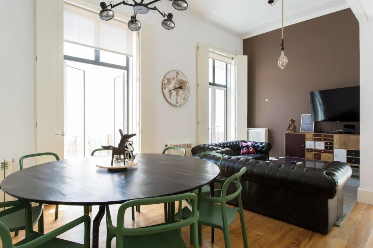 Beautiful 3-Story House In Chiado With A 40M² Private Terrace Apartman Lisboa Kültér fotó