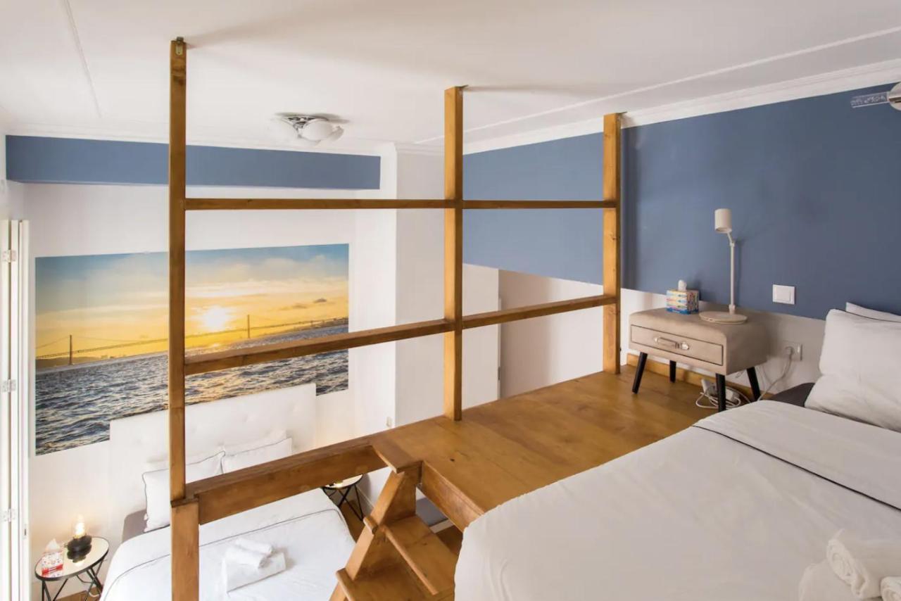 Beautiful 3-Story House In Chiado With A 40M² Private Terrace Apartman Lisboa Kültér fotó