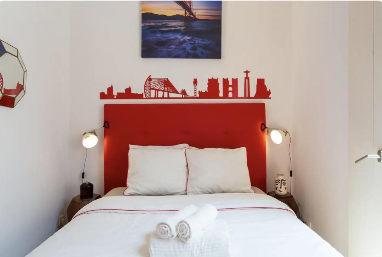Beautiful 3-Story House In Chiado With A 40M² Private Terrace Apartman Lisboa Kültér fotó